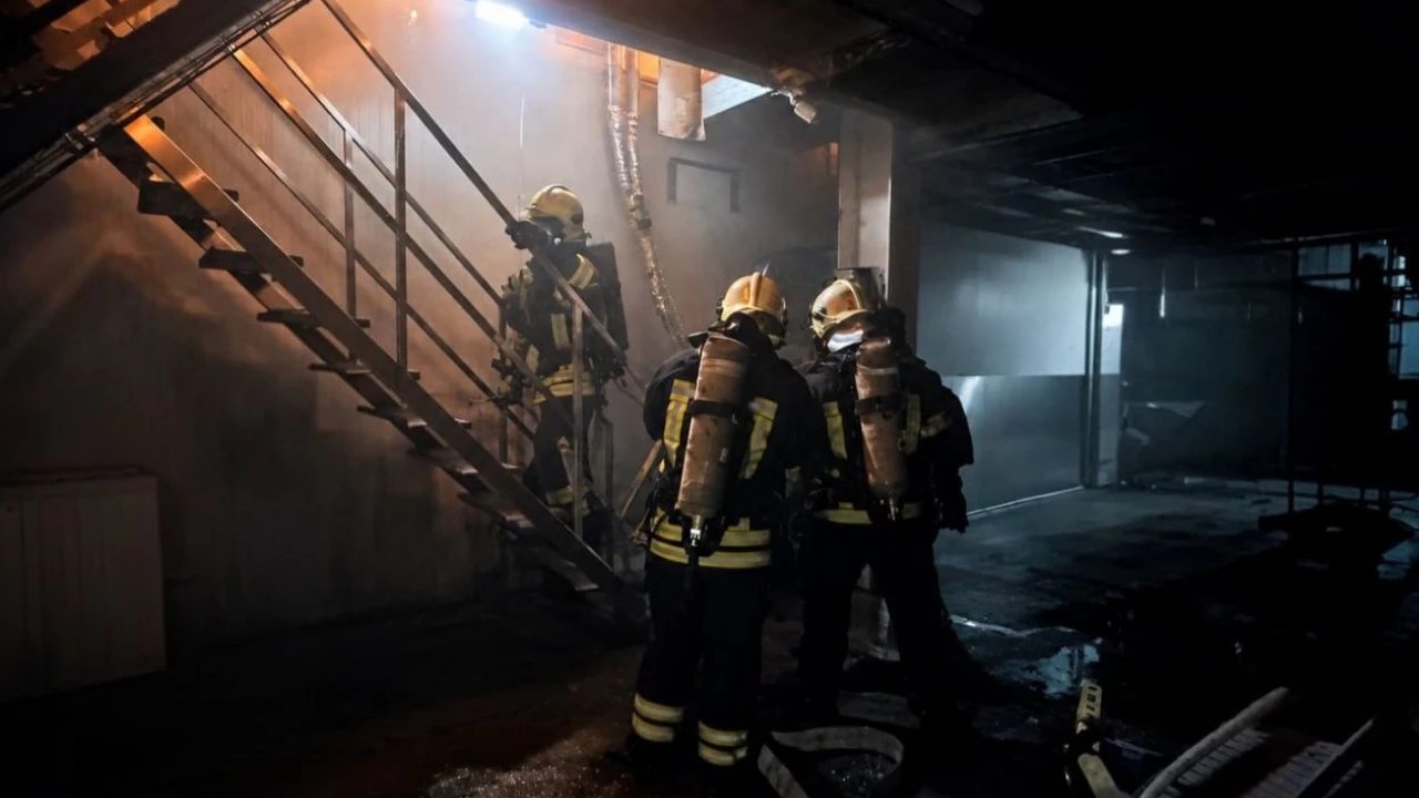 Російські атаки 27–28 вересня: знищено склади Zammler і Kärcher, вузол «Омега Телеком», постраждали бізнес-центр у Дніпрі та НАН