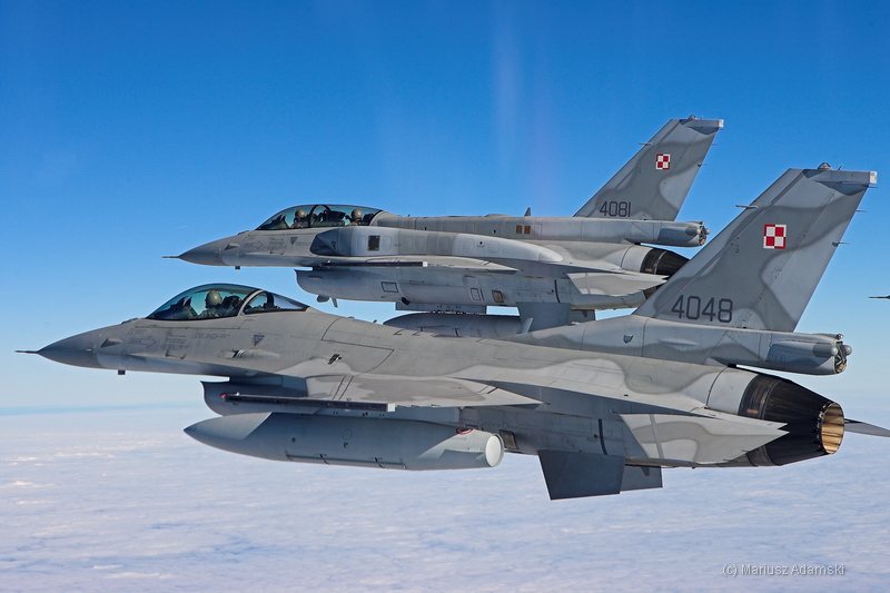 Польща хоче пов’язати підйом F-16 із прямим SMS-попередженням людей