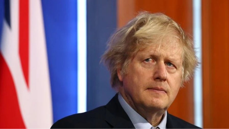 Джонсон назвав «огидним» скасування санкцій на російське дизпаливо