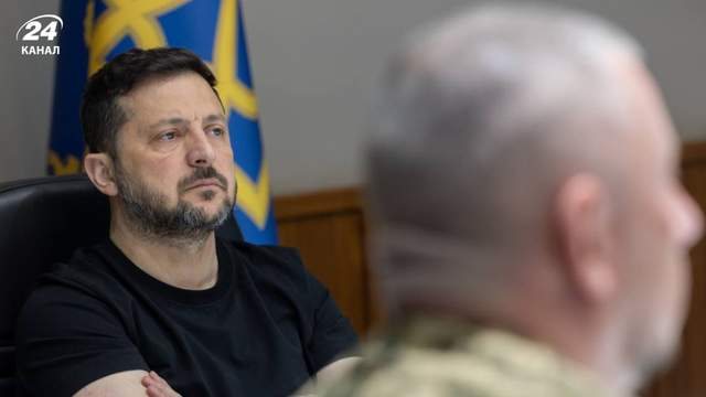 Зеленський провів нараду з командирами корпусів щодо ситуації на фронті