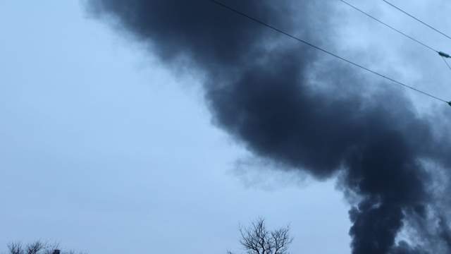 Атака БпЛА на Київ: у Голосіївському районі уламки впали біля житлового будинку, поранено жінку