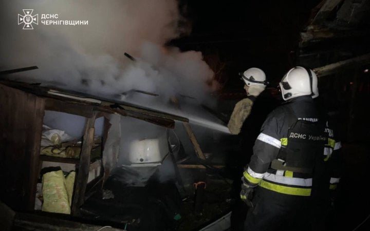 Російський дрон влучив у підприємство в Чернігові: є загиблий і поранені
