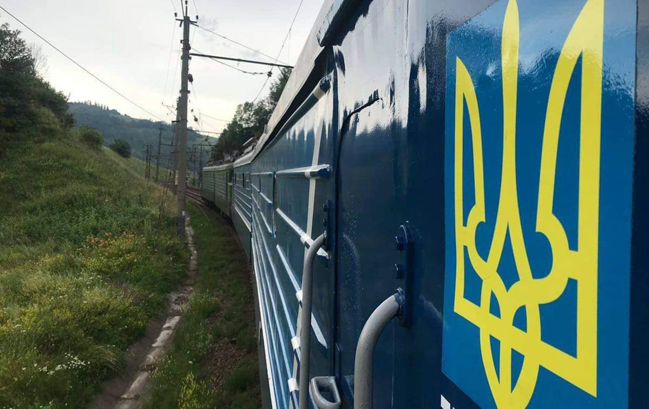 Потяг із Джонсоном і радником Мерца евакуювали біля кордону з Польщею через атаку дронів