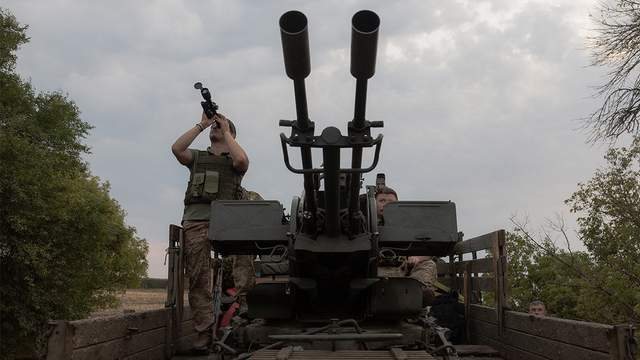 Сили ППО знешкодили 141 повітряну ціль під час нічної атаки РФ