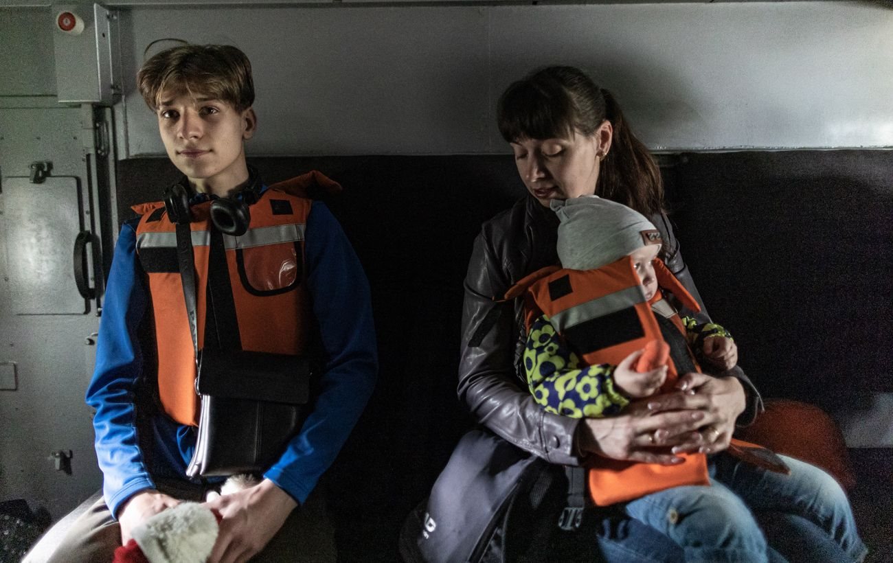 На Харківщині оголосили примусову евакуацію родин із дітьми з дев'яти сіл