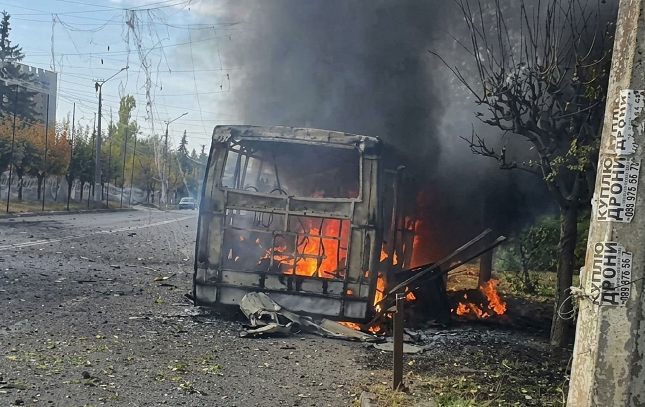 Російський удар по автобусах у Краматорську: 33 загиблих, транспорт зупинено