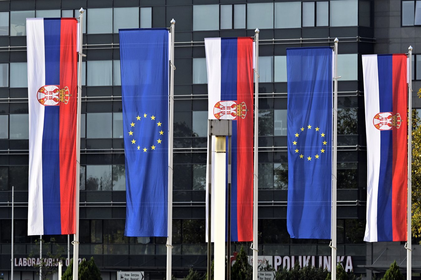 Після Чорногорії в центрі уваги опинився безвіз Сербії з Росією