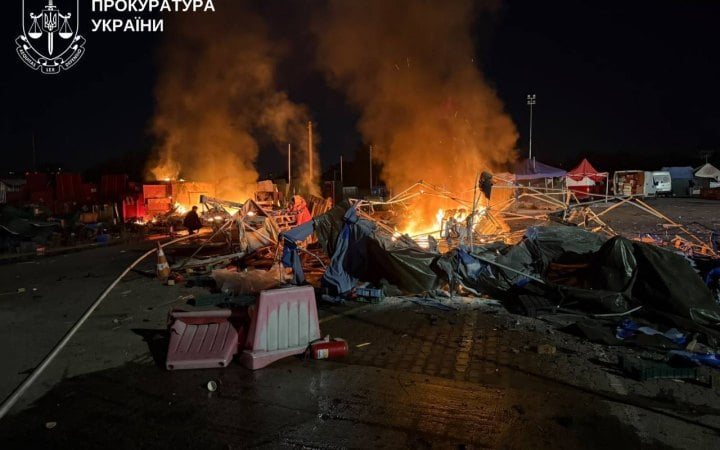 Російський дрон влучив у ринок «Столичний» на Київщині: двоє загиблих, близько десяти поранених