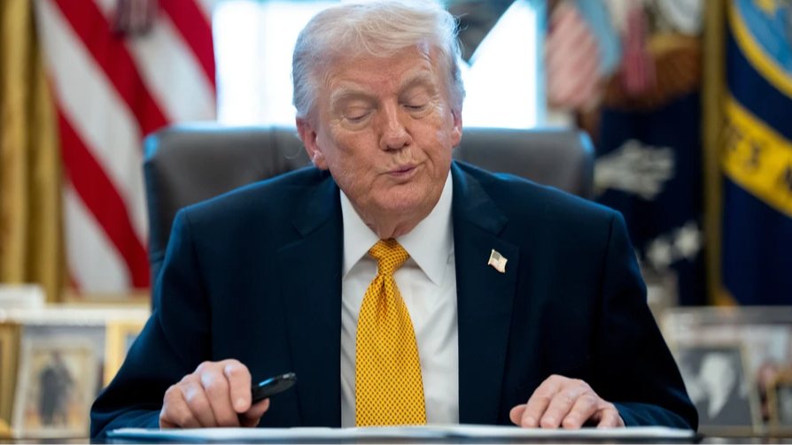 Трамп заперечив пропозицію продати зброю Китаю, припустивши, що посол переплутав його з Тайванем