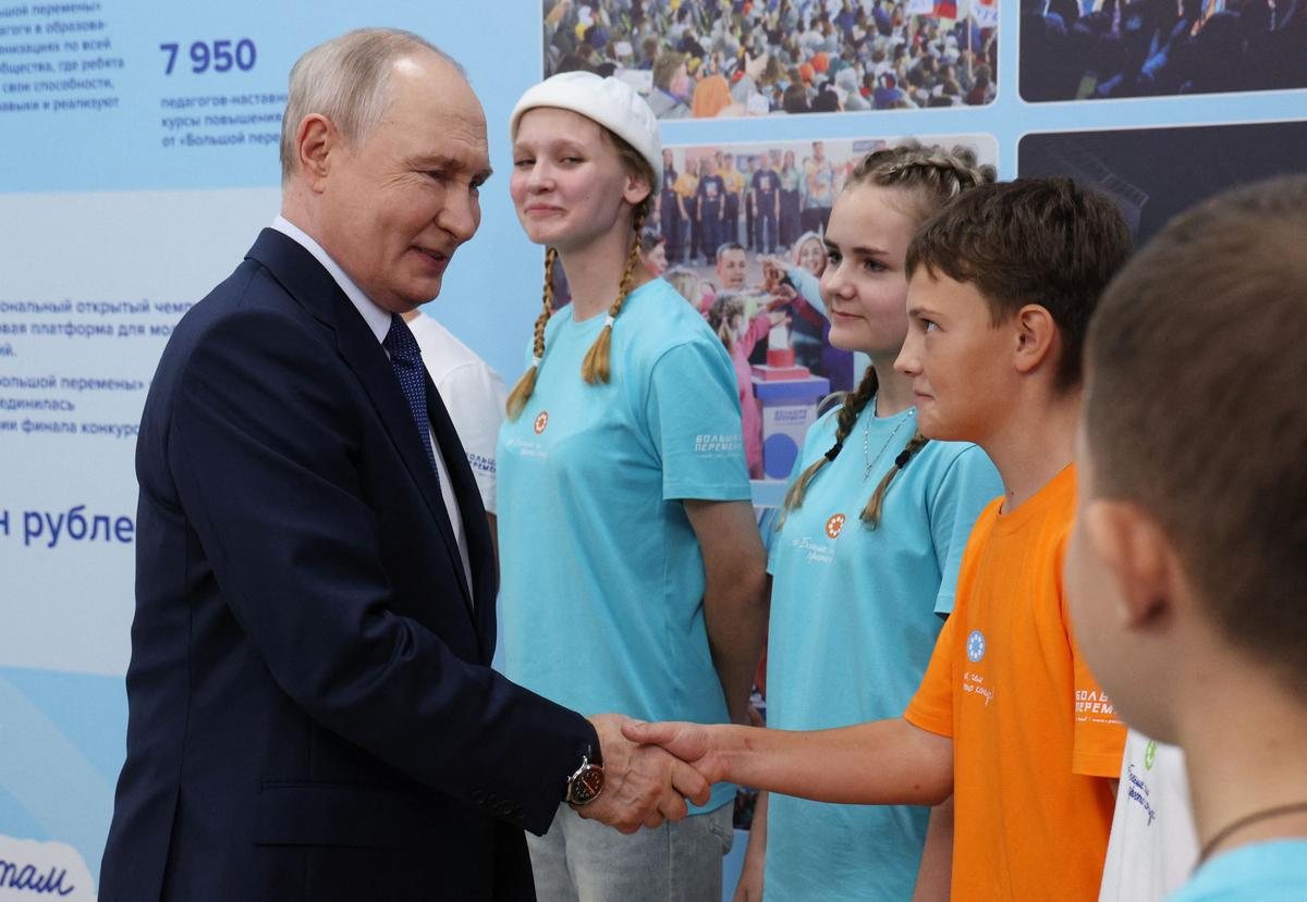 Публічний Путін повернувся саме до виборів