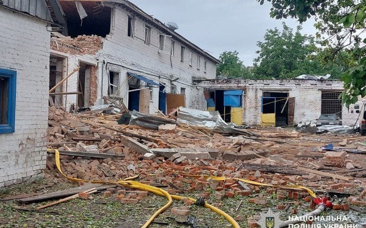 Росіяни вдарили по складах сільгосппідприємства у Прилуках: троє загиблих, семеро поранених