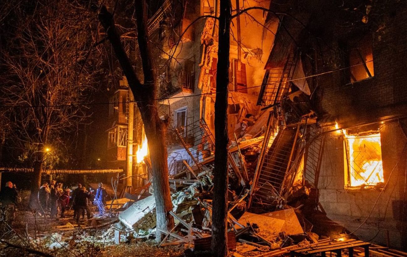 Росія масовано атакувала Харків: зруйновано під'їзд, 11 постраждалих