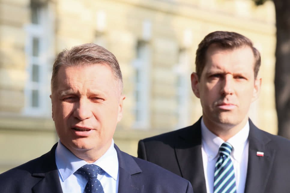Польська "ПіС" заявила бажання висилати українських чоловіків без законної зайнятості