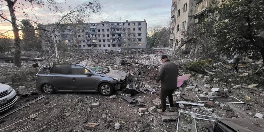 Масована атака РФ на Кременчук: пошкоджено багатоповерхівки та підприємство