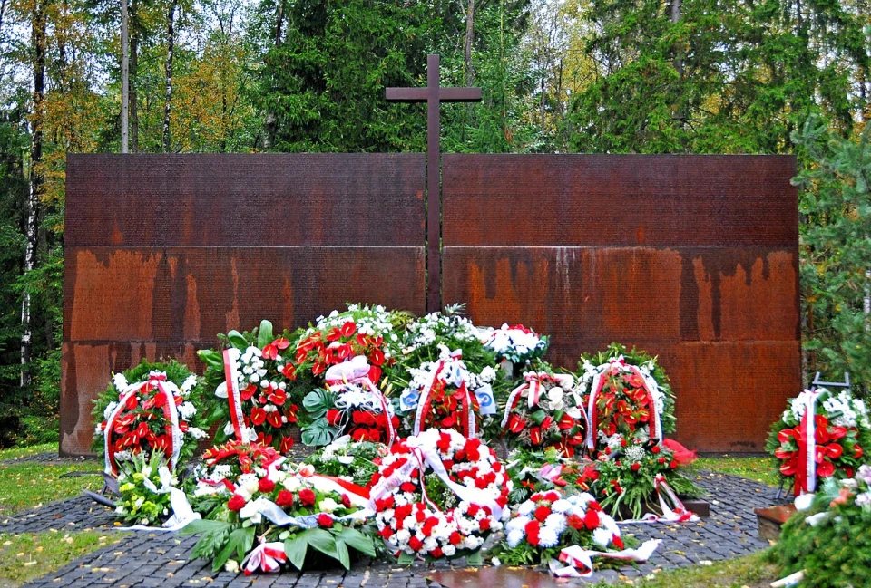 Як Волинська трагедія замінила Катинь у польській історичній пам'яті
