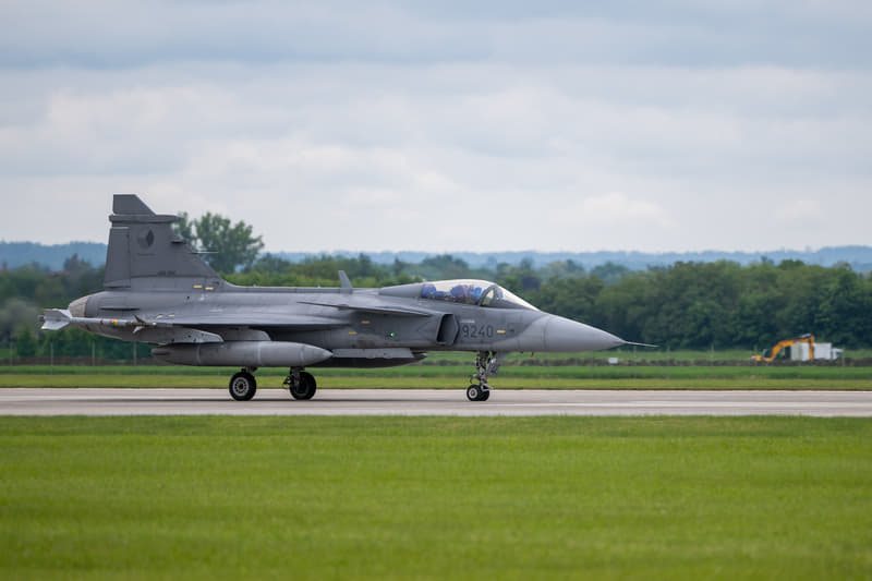 Чеські винищувачі Gripen підняли для патрулювання кордону Польщі через російські дрони