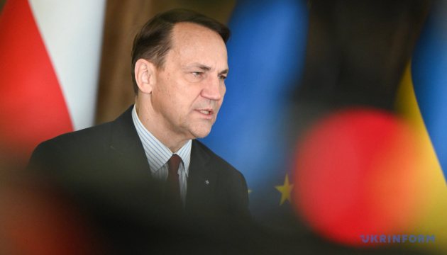 Сікорський закликав ЄС обмежити пересування російських дипломатів